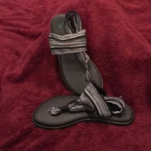 NEW Sanuk Sandals